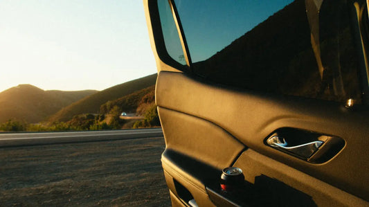 Les accessoires indispensables pour éviter les rayures sur vos portières de voiture en 2024
